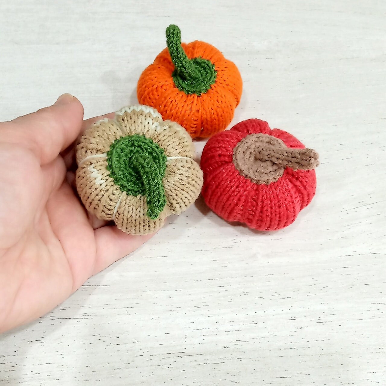 Kleine rustikale Kürbisse. Strick kürbis Dekor. | Etsy