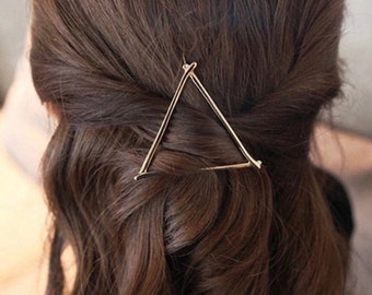 TRIANGLE Hair Clip, Gold Geometric Pin, Hair Accessories, Minimalist Hair Pin, Pyramid, Bridesmaid Gift Barrette, Simple classy Hair Pin