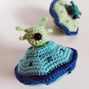 Alien Crochet Pattern - Flying Saucer Toy - Amigurumi Spacecraft