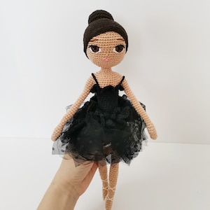 Ballerina Dream: A Crochet Pattern for an Enchanting Amigurumi Ballet Dancer