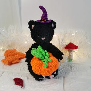 Black Cat Halloween Crochet Pattern - Amigurumi Toy