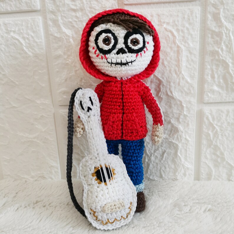 Garçon au crochet avec motif guitare image 7