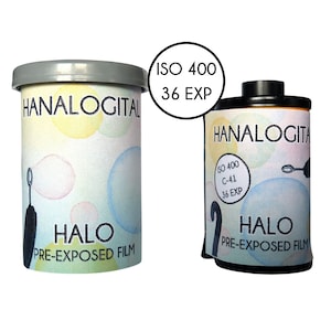 Könnte beinhalten: Zwei Rollen 36er ISO 400 Farbnegativfilm mit einem Blasen-Motiv. Der Film ist vorbelichtet und mit "HANALOGITAL HALO PRE-EXPOSED FILM" beschriftet.