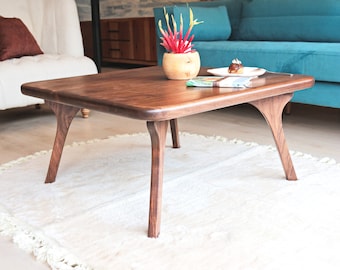 Vierkante salontafel uit het midden van de eeuw , massief houten vierkante salontafel , Scandinavische walnoothouten banktafel