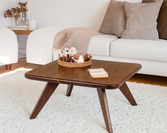 Quadratischer Couchtisch, Nussbaumholz Couchtisch, Minimalistischer moderner Wohnzimmertisch, Japanischer Kaffeetisch