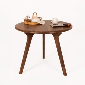 Mid Century Round Dining Table , Scandinavian Walnut Dining Table , Solid Wood Round Dining Table