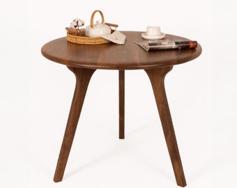 Mid Century Round Dining Table , Scandinavian Walnut Dining Table , Solid Wood Round Dining Table