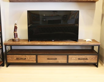 Soporte de TV de madera y acero - Carmen/ Unidad de TV de madera maciza natural y metal / Consola de medios industriales moderna / Centro de entretenimiento estilo loft