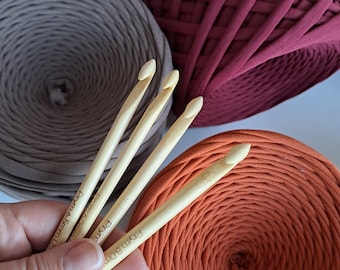 Agujas de crochet para lana del mejor bambú japonés. Aguja de crochet Prym. Mango ergonómico, tamaño 6-8 mm.