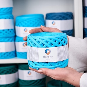 T-shirt cotton yarn. Fabric Knitting  yarn. Trapillo yarn. Chunky Bulky yarn. Jersey yarn. Rug yarn . Turquoise color. 7-9 mm thickness.