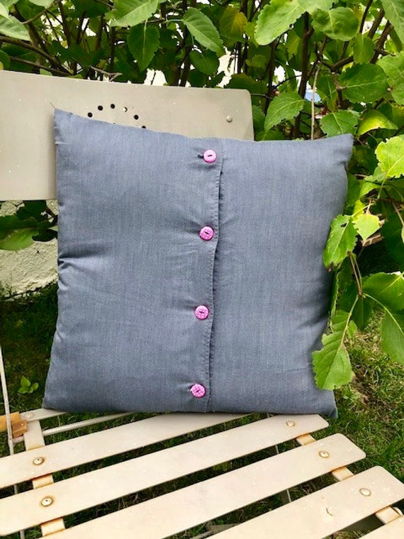 Taie de Coussin Customisée à Partir d'une Chemise Grise Grey