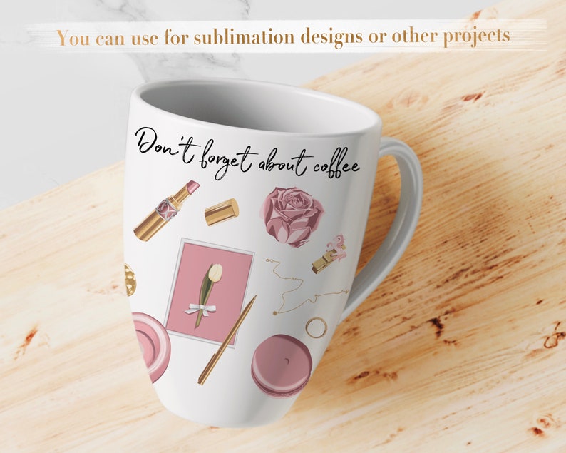 Peut inclure: Une tasse en c&eacute;ramique blanche avec une rose rose, du rouge &agrave; l&egrave;vres et d'autres accessoires dor&eacute;s et roses. La tasse porte l'inscription "Don't forget about coffee".