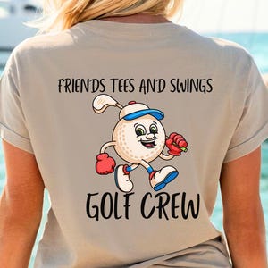 フレンズティーとスイングゴルフクルーユニセックスシャツ、ゴルフクルーTシャツ、ガールズデイ、ゴルフスクランブルグループシャツ、ホールインワンゴルフデー、バーディーボギーティー