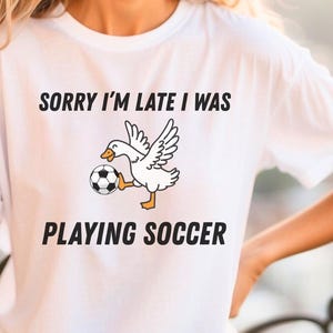 Przepraszam za spóźnienie. Byłem Dilly Dallying Goose T, Floral Goose T, Sarcastic Retro T, Funny Mama shirt, Boho Floral, Preppy Girly Shirt Design