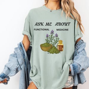 Retro Women in Science T-Shirt Gift For Science Teacher Vintage Science Shirt Cool Science Shirt Women in STEM Hoodie PhD Shirt Gift