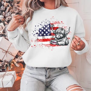Highland Cow Sweatshirt, Highland Cow cute highland Sweatshirt, Highland Cow Crewneck, Highland Cow Shirt, Farm Love Shirt, Cow Gift For Her
