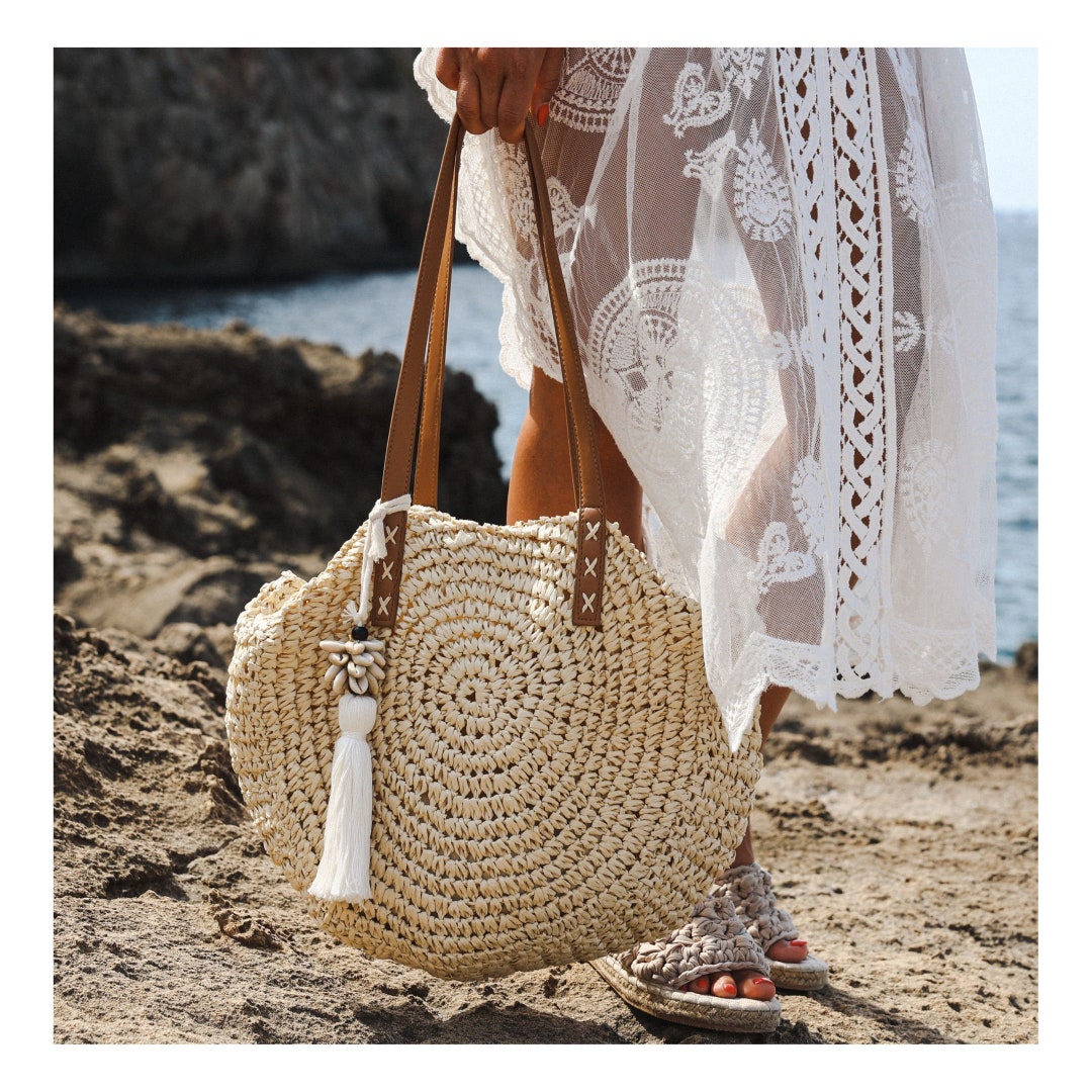 Round Straw Bag CYPRUS With Leather Handle and Macrame Bag Charm Etsy UK