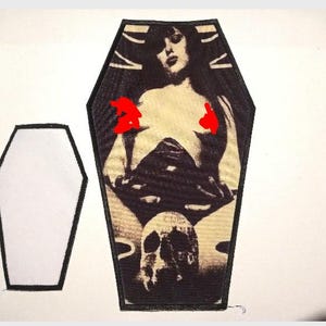 Écusson de cercueil Doom Woman : 10 pouces à coudre, stoner rock