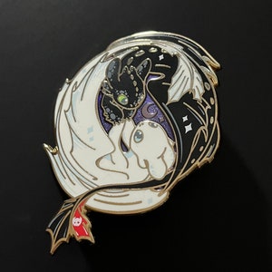 HTTYD "Flight of Dragons" -  2.5" pin