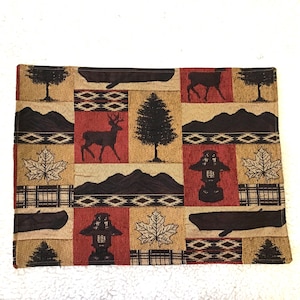 USA sewn  Placemats: Rustic cabin Patchwork Decor, Deer, cabin furnishings, Fargo
