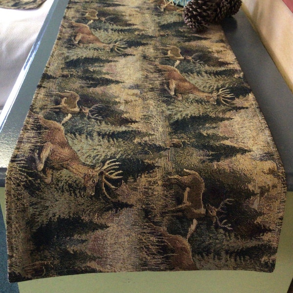 White tail deer table runner and placemats, Rustic cabin decor, dresser scarf, log cabin furniture, Ranch, farmhouse, country cabin decor