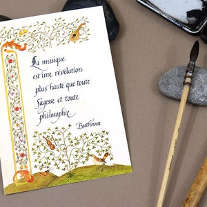 Carte postale illustrée à l'aquarelle avec son texte calligraphié et son enveloppe, Texte de Beethoven