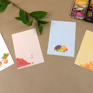 Lot de 4 Cartes postales illustrées à l'aquarelle Fruits. Légumes, abricots, cerises, pommes