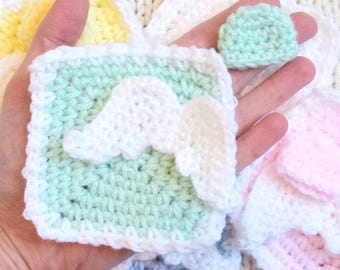 Virkad mössa med änglavingar och mikrofilt för 6-13 veckor, present till minne av missfall, graviditetsförlust, minneslåda