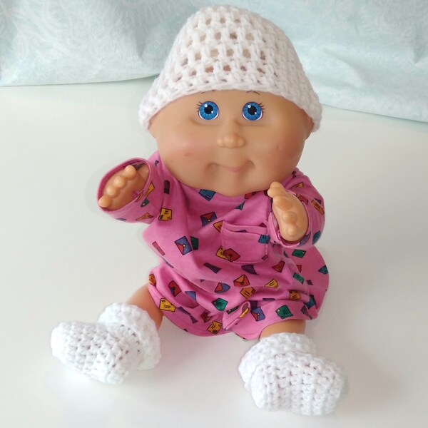 Preemie Crochet Baby Booties and Hat, Handmade NICU Newborn Infant Gift Set, Customizable Matching Baby Beanie and Sock Sets for Premie Baby