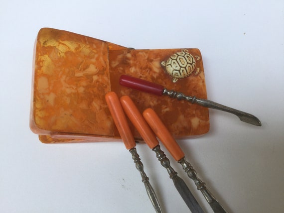 Small Vintage Manicure Set in Travel Case, Swirl … - image 7