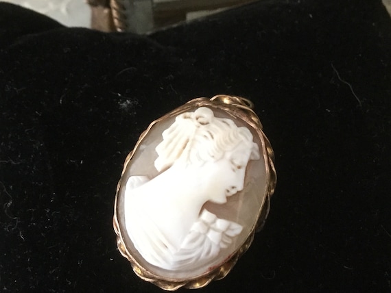 Antique Cameo Pendant Brooch Combination depictin… - image 2