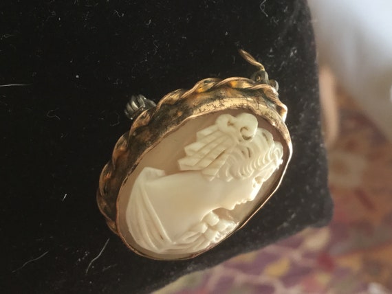 Antique Cameo Pendant Brooch Combination depictin… - image 6