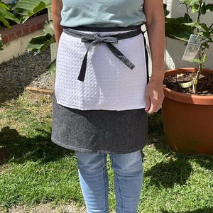 Delantal estilo japonés medio / Delantal medio con toalla para limpiarse las manos en el frente
