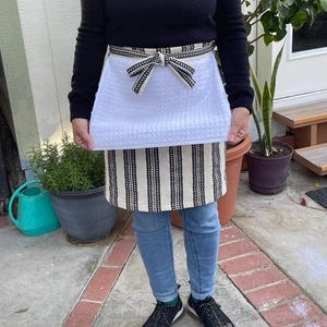 Delantal estilo japonés medio / Delantal medio con toalla para limpiarse las manos en el frente