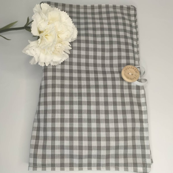 Baby wallet. Gingham fabric. Nappy clutch. Nappy pouch. Wetwipe pouch. Holiday pouch