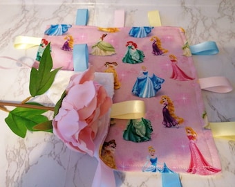Disney princesses taggy blanket. Baby taggy. Comforter. Handmade