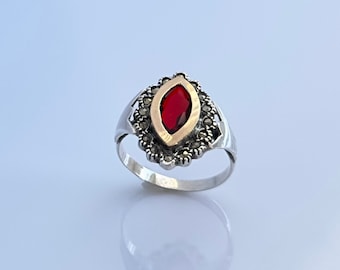 Vintage Sterling Silver Ring: Ruby Zirconia, Marcasite & 9k Gold