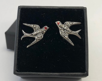 Pendientes de paloma de plata de ley, circonita roja, marcasita, hechos a mano
