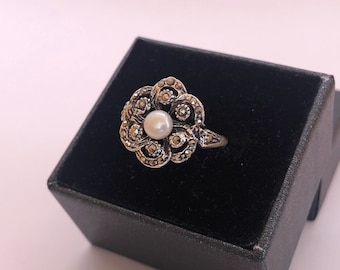 Pearl Ring, Vintage Ring, Vintage Jewelry, Flower Ring, Antique Ring, Cocktail Ring, Gift for Her, Antique Jewelry, 925 Sterling Silver