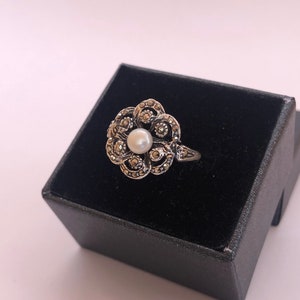 Pearl Ring, Vintage Ring, Vintage Jewelry, Flower Ring, Antique Ring, Cocktail Ring, Gift for Her, Antique Jewelry, 925 Sterling Silver