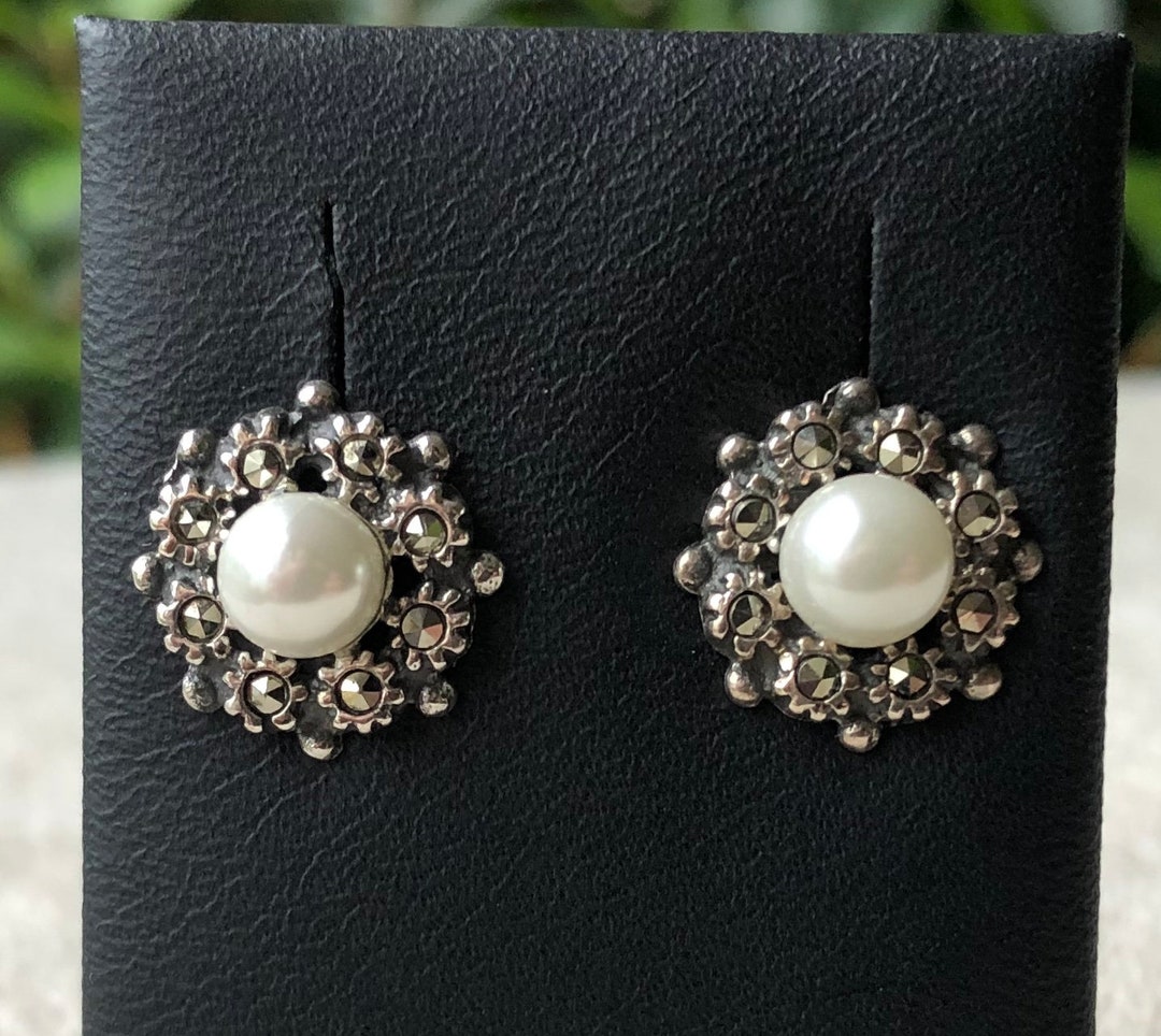 RARE ! BEAU COLLIER ANCIEN avec TRES PETITE PERLE Diamètre 2mm en CORAIL ROUGE