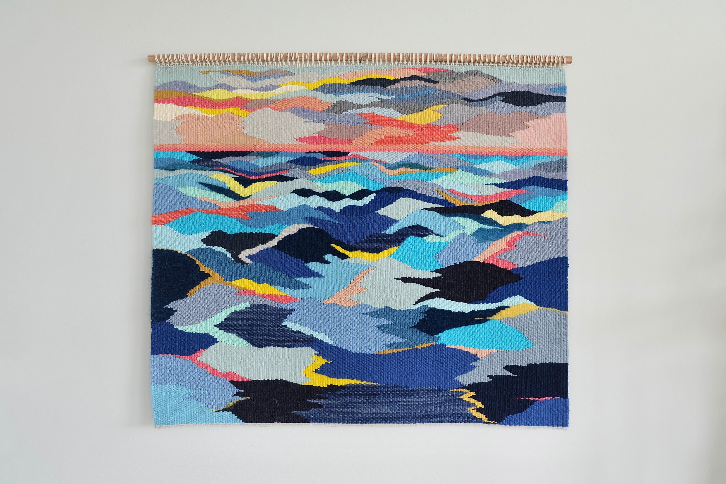 洋書 shaped Tapestry 719NK78STDL._UF350,350_QL50_.jpg