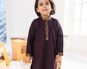 Plum Zari - Baby Boy Kurta Pyjama / Shalwar Kameez / Thobe - Desi Pakistani & Indian, Ramadan, Eid, Bröllop, Shaadi, Mehendi, Holi