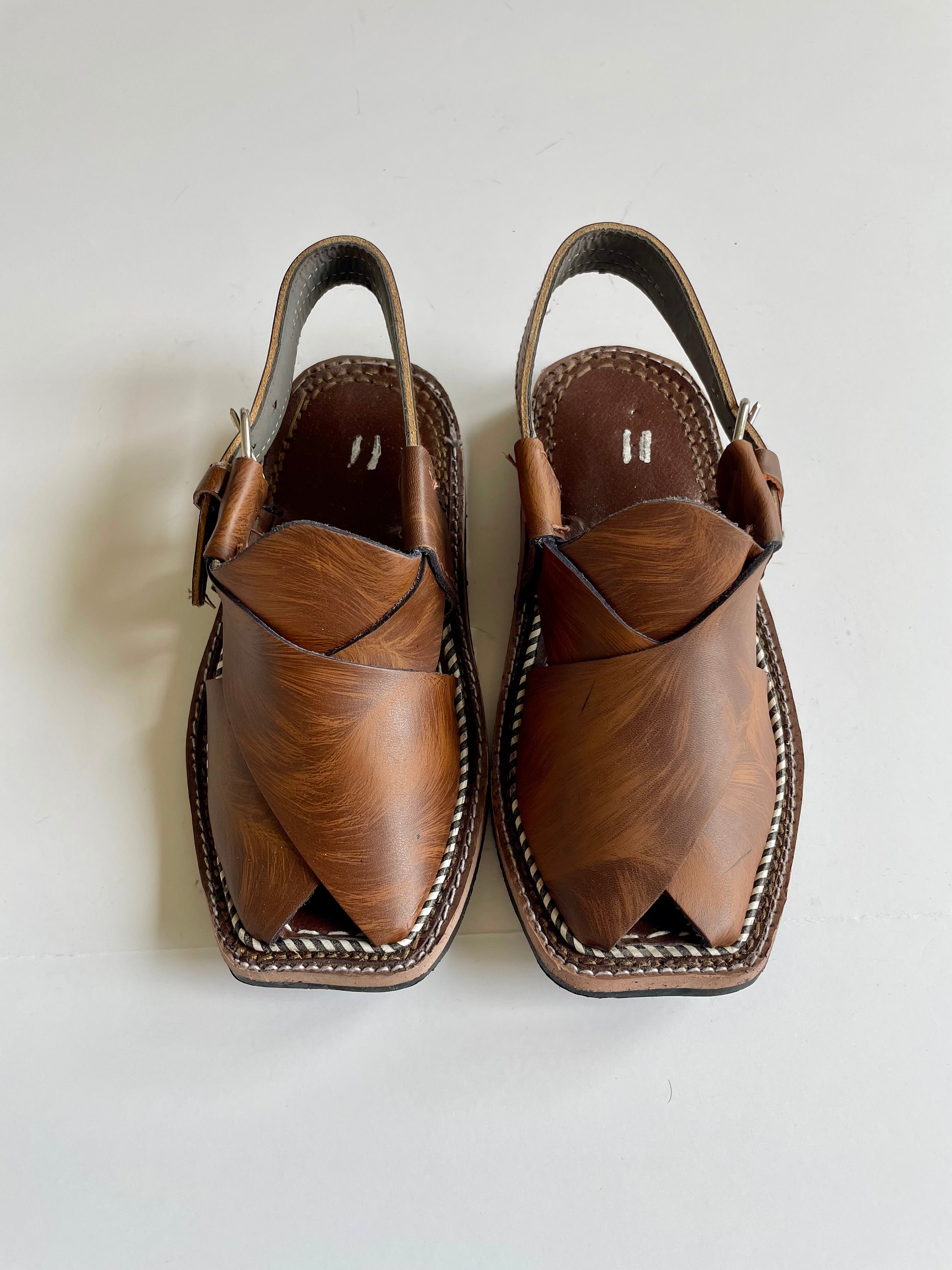 1 High Quailty Cow Leather Slippers In Pakistan