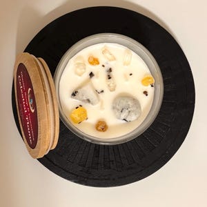 Vela Llama Celestial – 198 g – Vela Perfumada de Intención – Coco, Manzana y Frambuesa – Cristales – Bruja – Decoración Mágica – Vela Energética