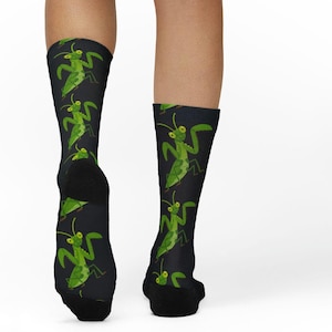 Calcetines de mantis religiosa, regalo para amantes de los insectos, calzado con estampados naturales, diseño único de insectos, ropa de vida silvestre, adorable depredador de insectos, insecto de la buena suerte