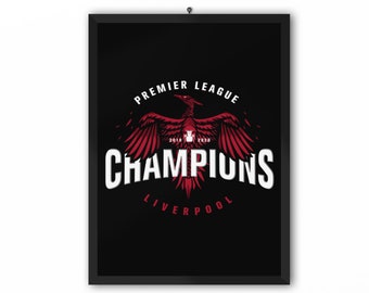 Könnte beinhalten: Ein schwarzes und rotes Poster mit einer Grafik eines roten Vogels mit ausgebreiteten Flügeln. Der Text "Premier League Champions 2019-2020 Liverpool" ist in Weiß auf dem Poster gedruckt.