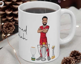 Mo Salah 3 Trophäen Liverpool FC Karikatur Becher (weißer Hintergrund) LFC Champions 19/20