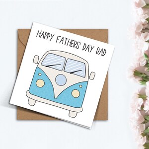 Carte de fête des pères heureuse en camping-car, jolie carte d'amant de voiture bleue faite main pour papa, grand-père, beau-père, beau-père
