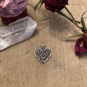 Vintage Sterling Silver Filagree Heart Pendant / Charm